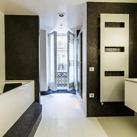 Elegant 3br Champs-elysees & Arc De Triomphe *