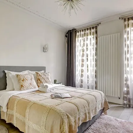 Elegant 3br Champs-elysees & Arc De Triomphe