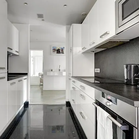 Arc De Triomphe Flat Apartment