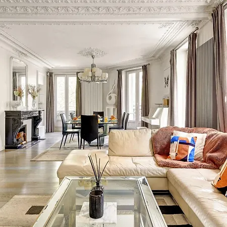 Elegant 3br Champs-elysees & Arc De Triomphe Apartment Paris