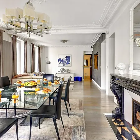 Elegant 3br Champs-elysees & Arc De Triomphe Paris