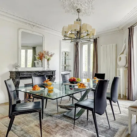 Elegant 3br Champs-elysees & Arc De Triomphe