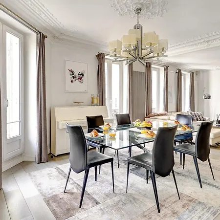 Elegant 3br Champs-elysees & Arc De Triomphe Appartement Parijs